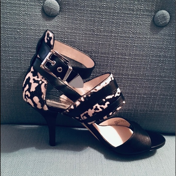 Michael Kors Sandals - Picture 1 of 5